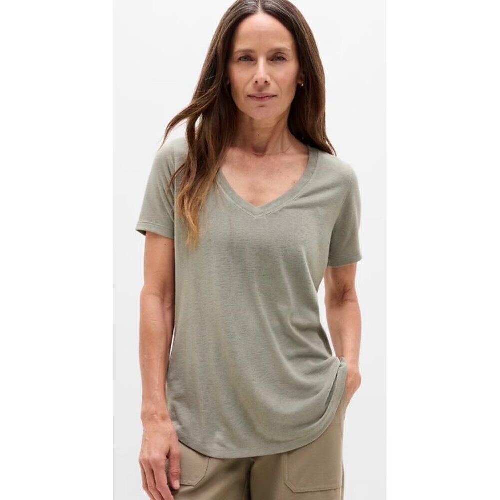 ATHLETA Sage Green Breezy Scoop V-Neck Short Sleeve Women's Casual Tee Size XS
